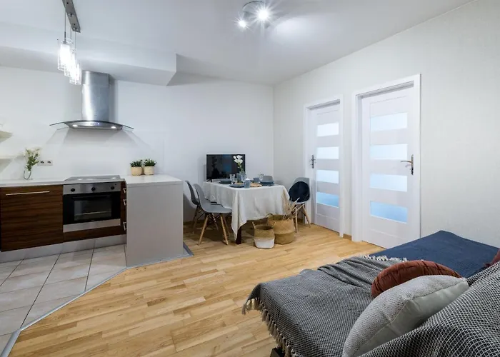 Friendhouse Apartments Angel City